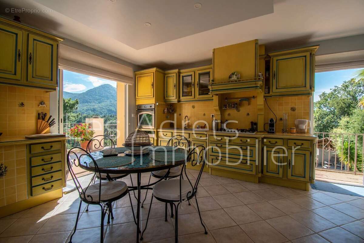 Maison à LES ADRETS-DE-L'ESTEREL
