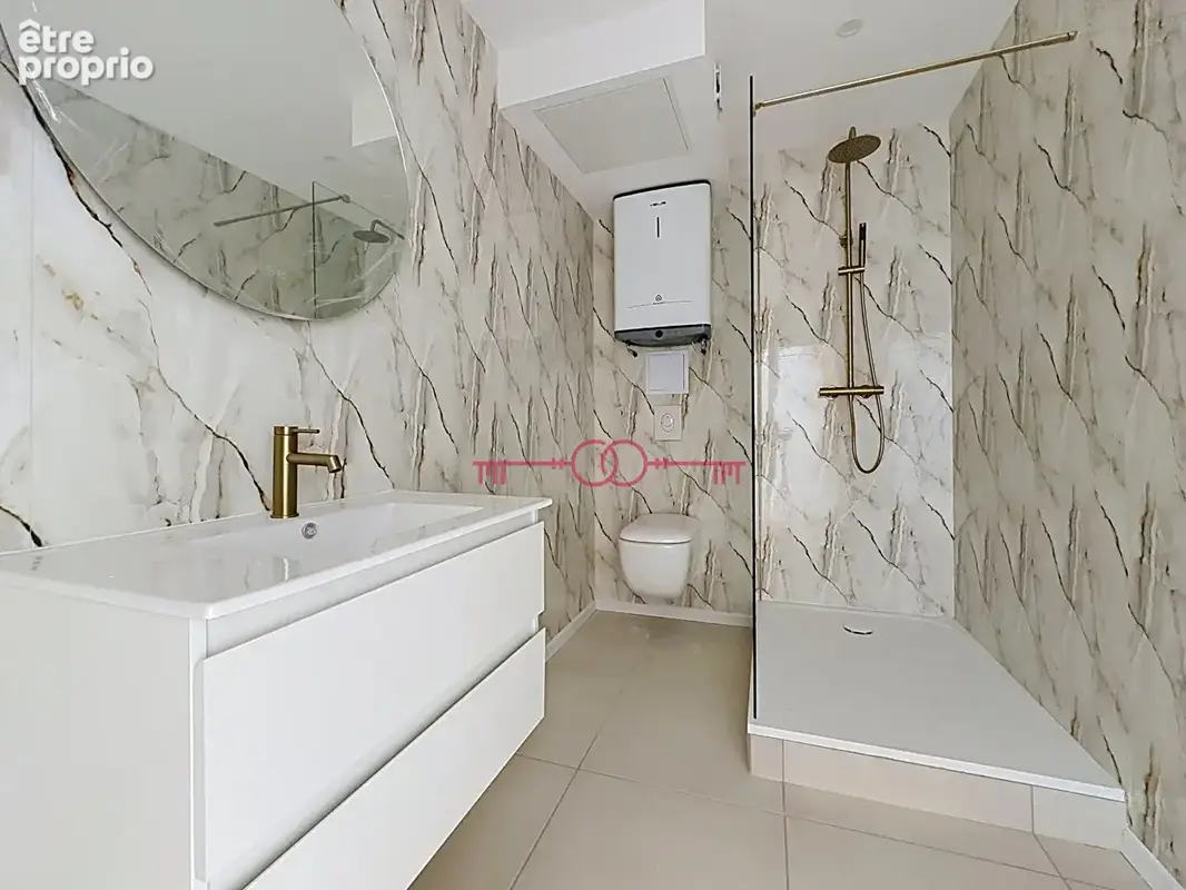 A vendre - appartement type 2 proche gare dernier etage - photo 4