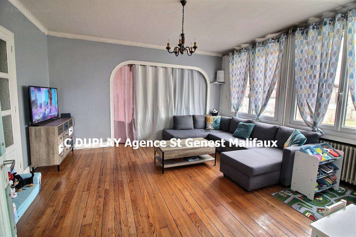 Maison à SAINT-ROMAIN-LACHALM