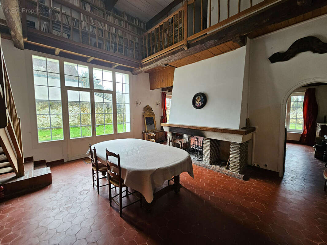 Maison à MAGNY-LES-HAMEAUX