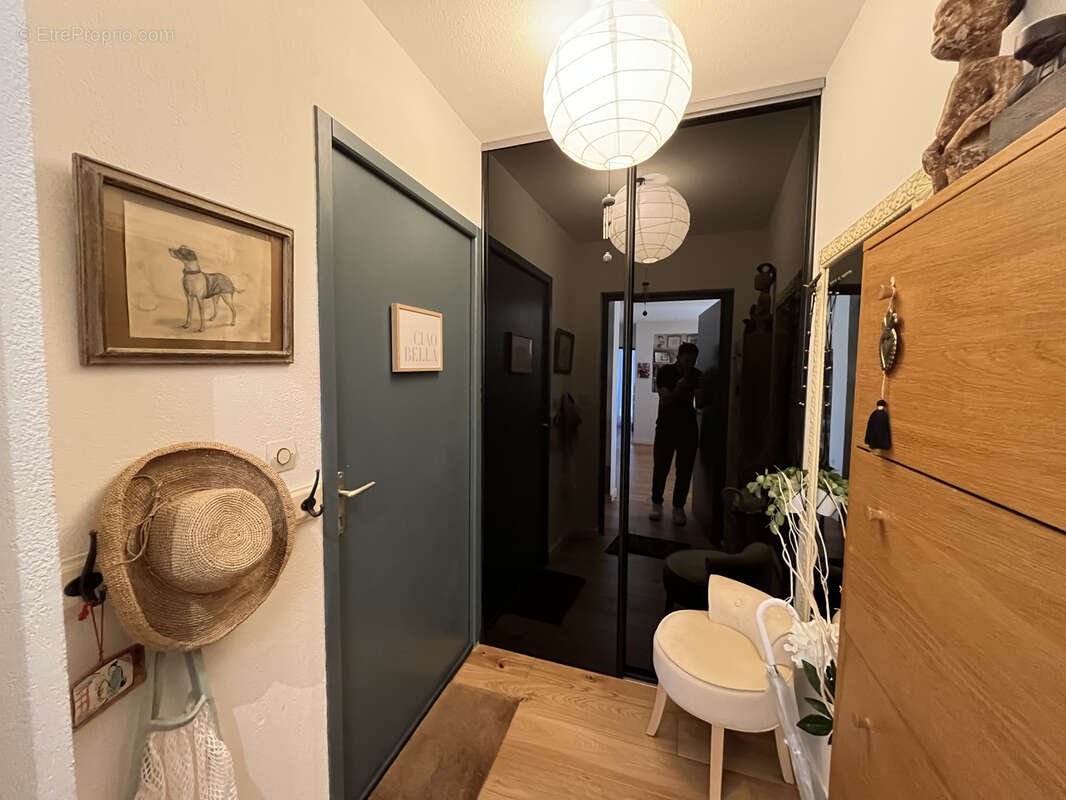 Appartement T3 - 86m2 - Immeuble Haussmannien - photo 11