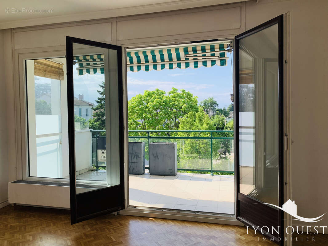 Appartement à CHARBONNIERES-LES-BAINS