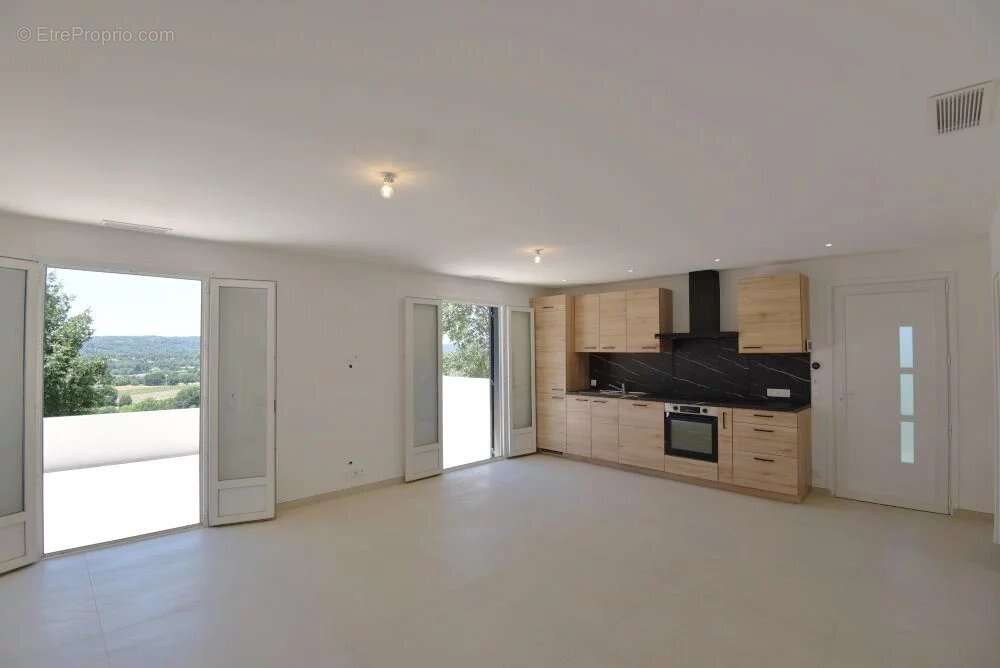 Appartement à MONTAUROUX