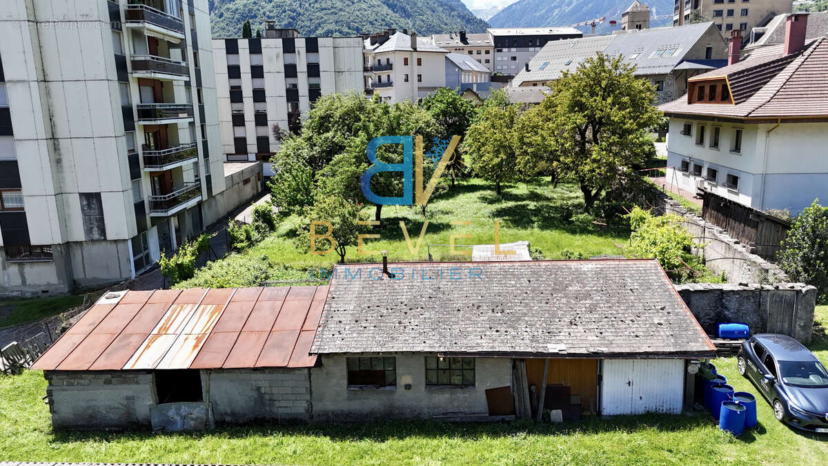 Terrain à SAINT-JEAN-DE-MAURIENNE