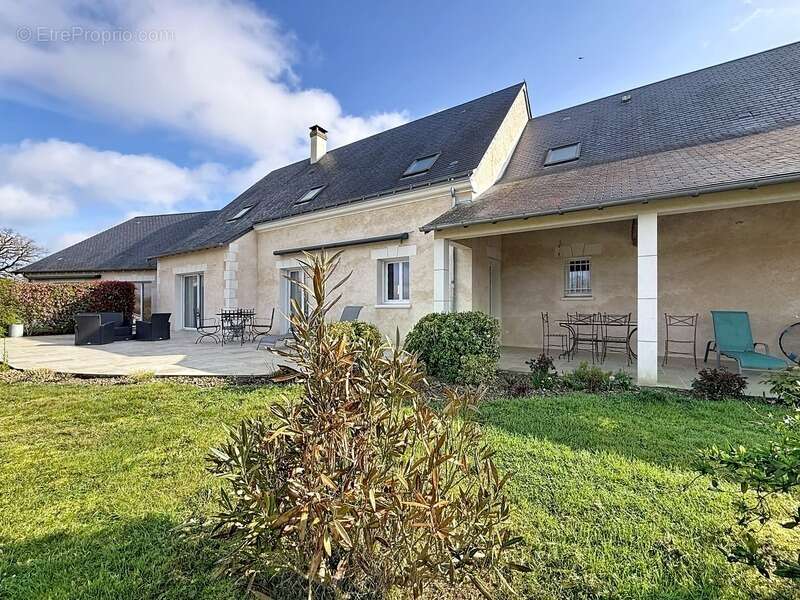 Maison à BEAUMONT-LA-RONCE