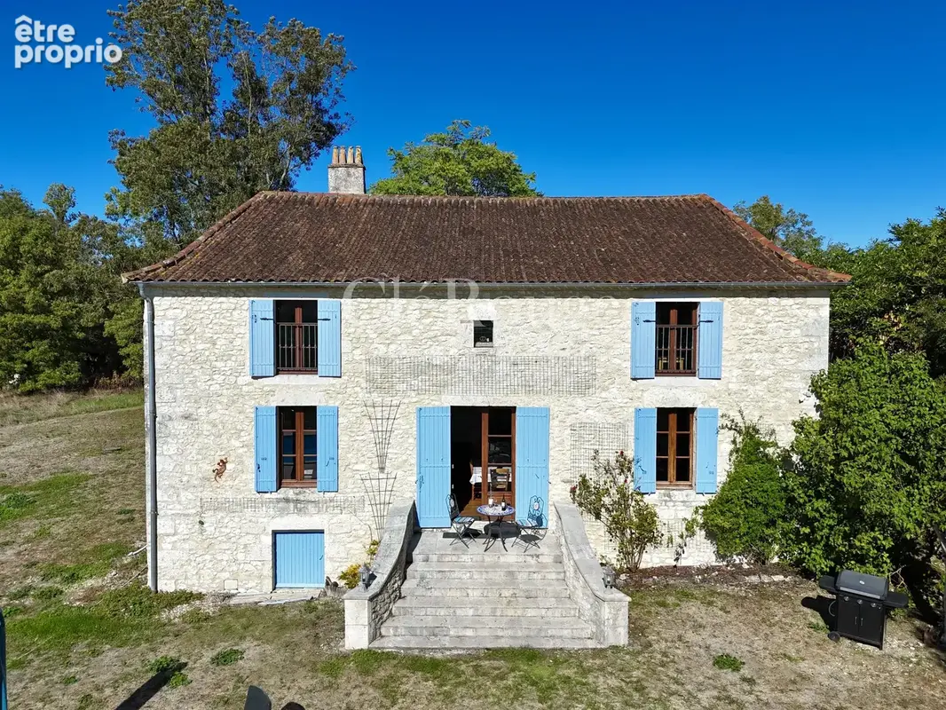 À 10 minutes d'Eymet – Belle propriété en pierre avec piscine, grange et 3,7 hectares - photo 2