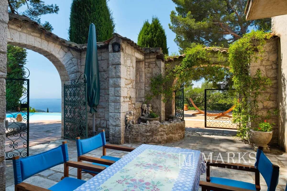 Maison à EZE