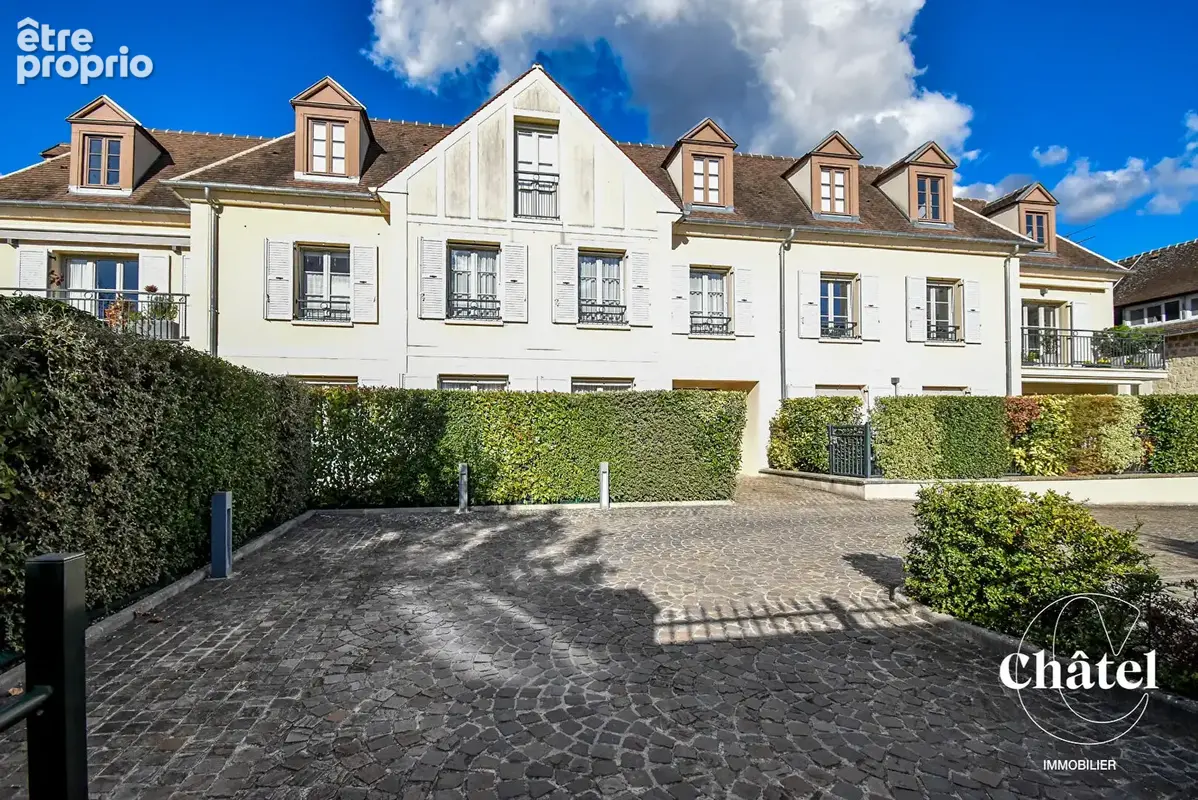 Appartement-SENLIS centre ville-2 chambres-2 salles d'eau-Ascenseur-BOX 50m2 - photo 2