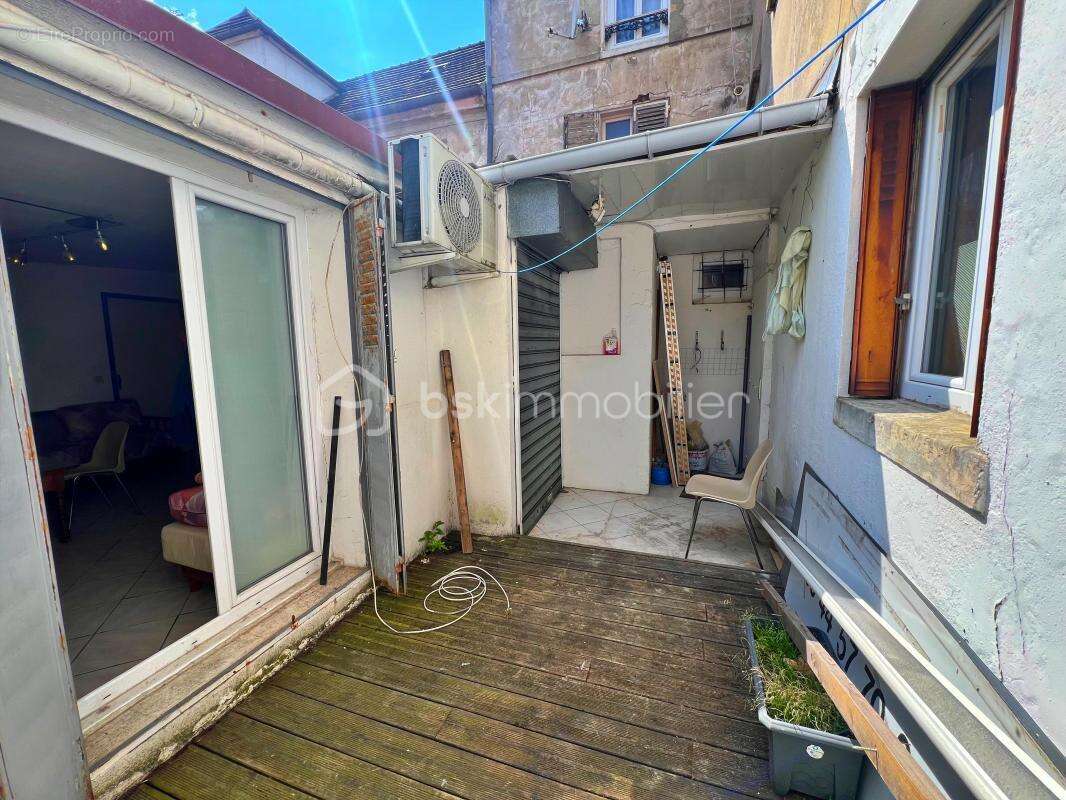 Commerce à LA CHAPELLE-EN-SERVAL