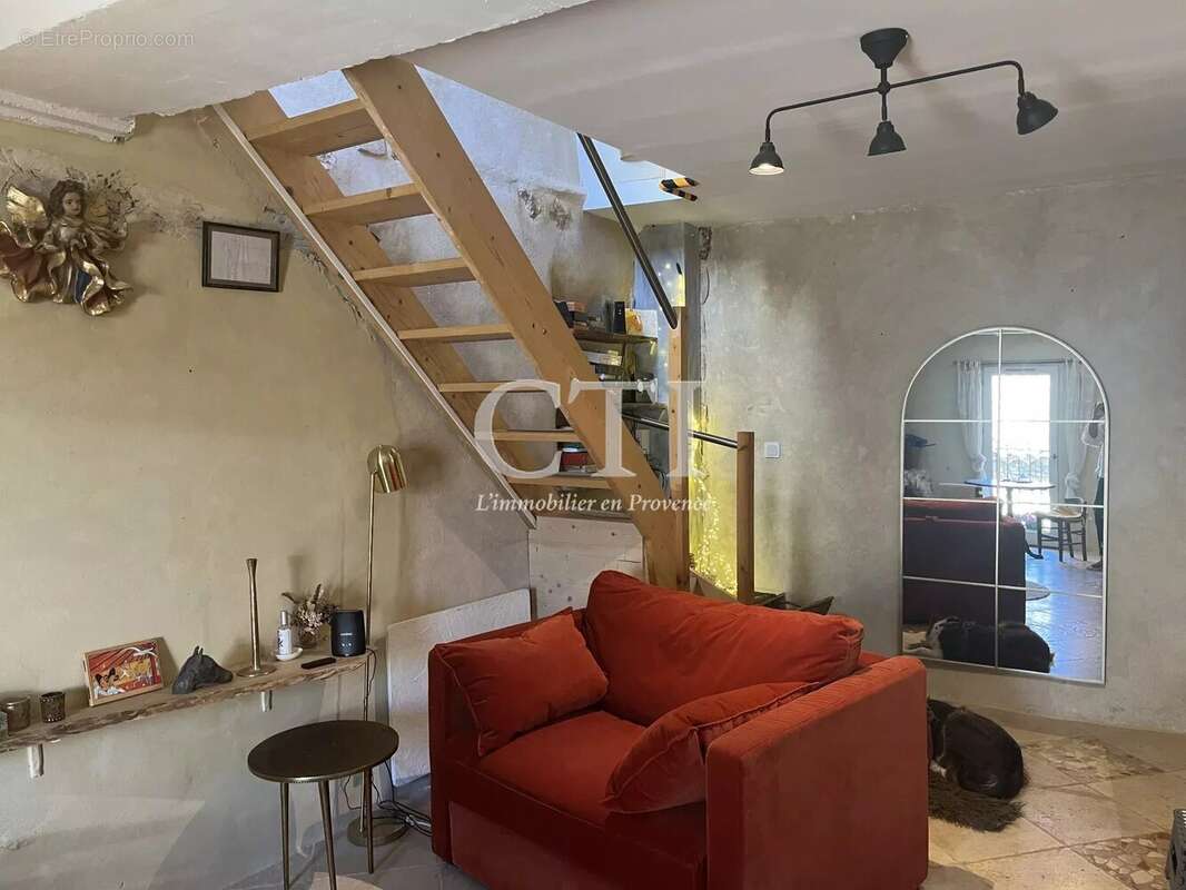 Appartement à MALAUCENE