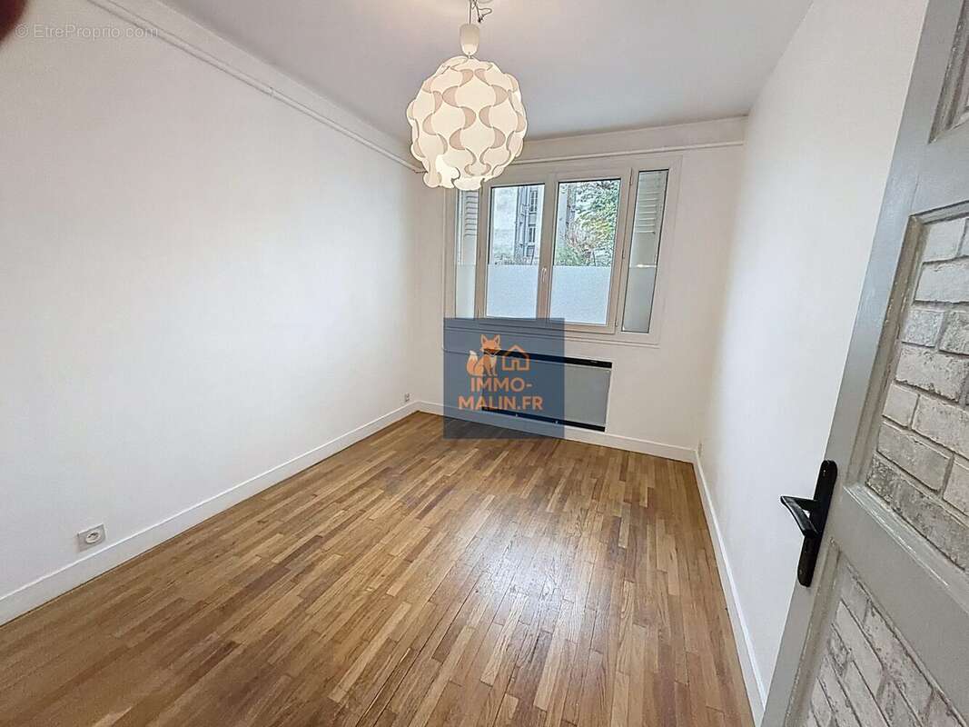 Chambre 2 - Appartement à SAINT-MANDE