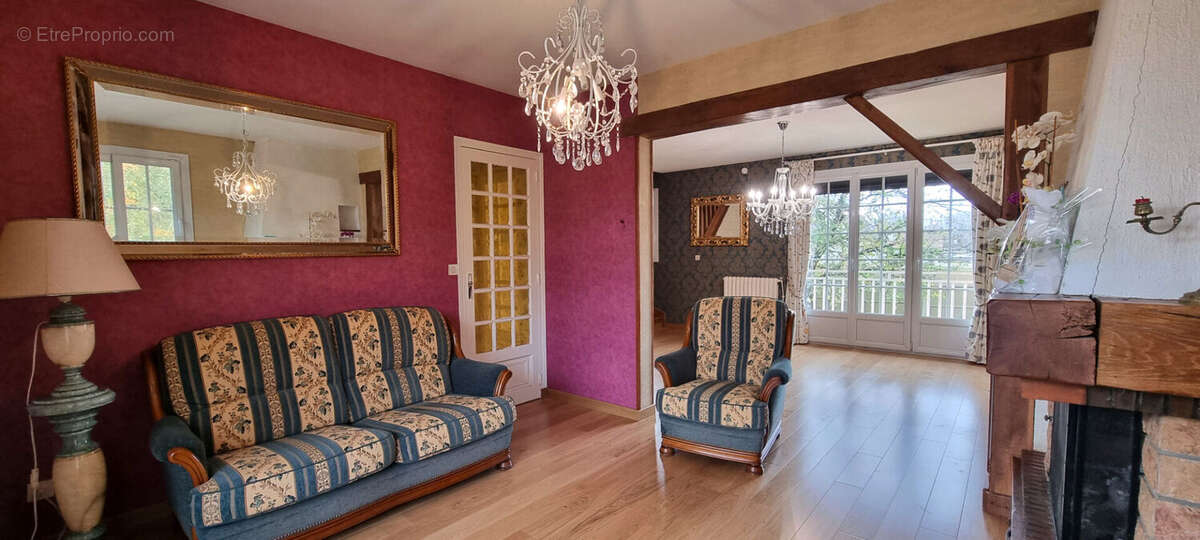 Maison à COUDUN