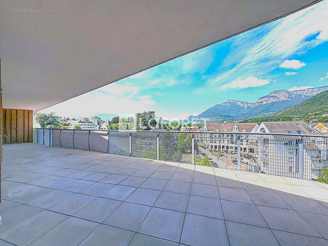 Appartement à CHALLES-LES-EAUX
