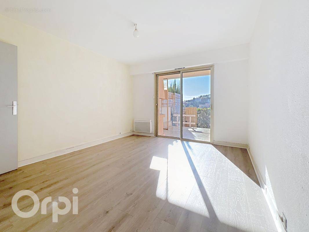 Appartement à VILLENEUVE-LOUBET