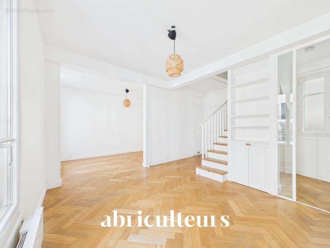 Puteaux Centre : Duplex 4 pièces – Charme de l'ancien & Volume - photo 3