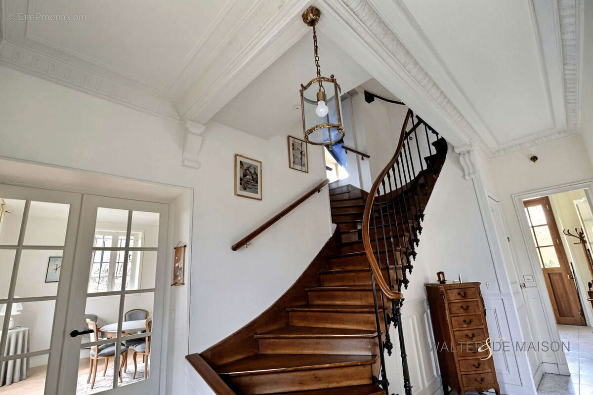 Maison à SAINT-REMY-LES-CHEVREUSE