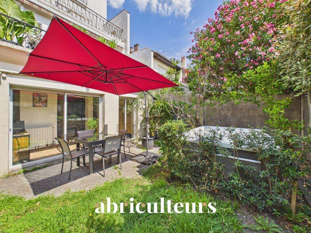 Appartement avec jardin de 45 m²  en vente aux Chartrons - photo 2