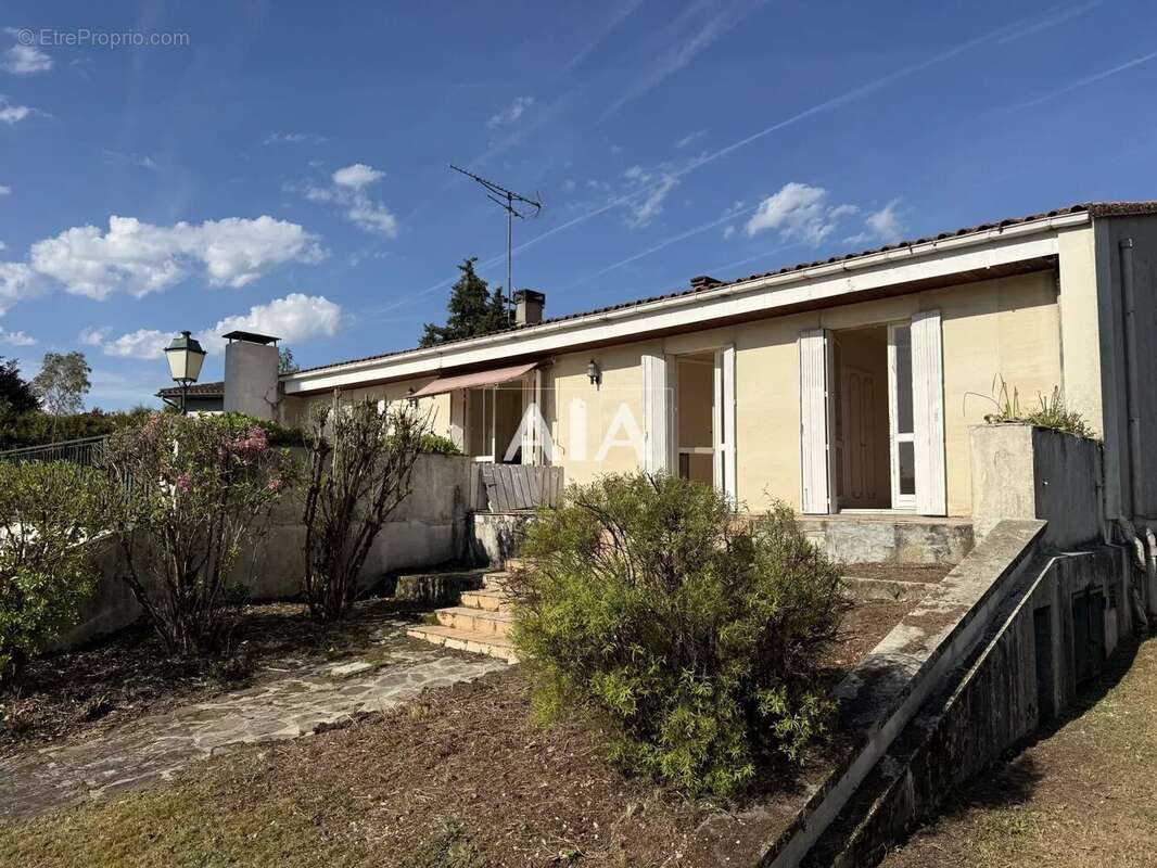 Maison à CHAMPNIERS