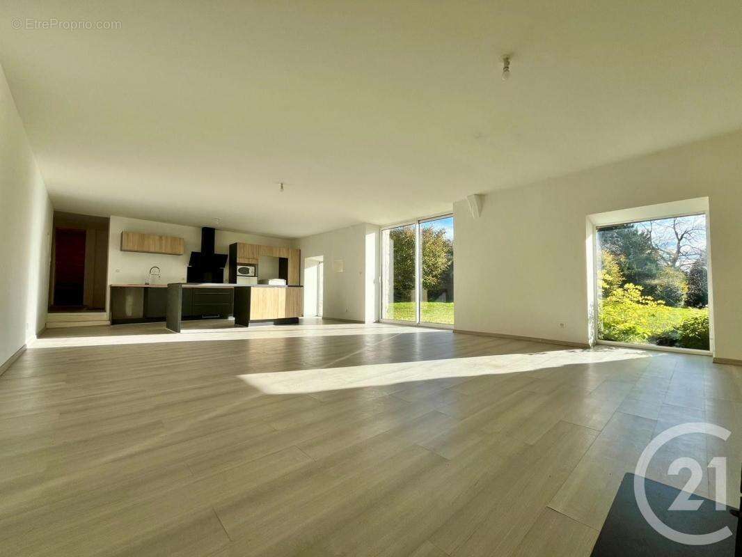 Maison à LA CROISILLE-SUR-BRIANCE