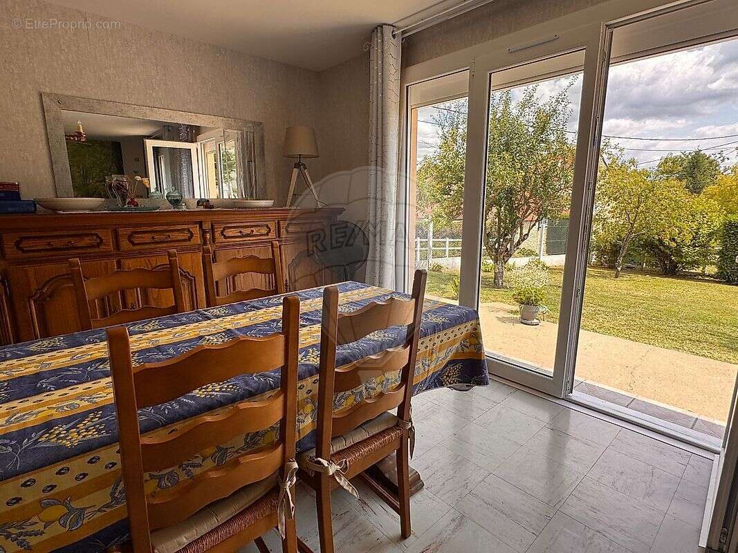 Maison à DONZY