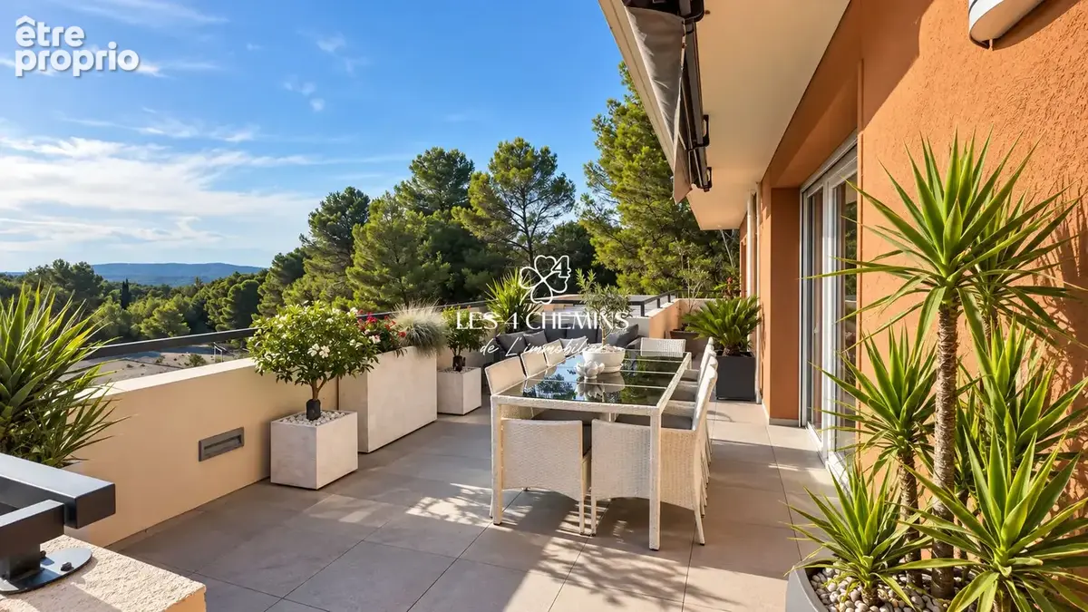 Appartement à CHATEAUNEUF-LE-ROUGE