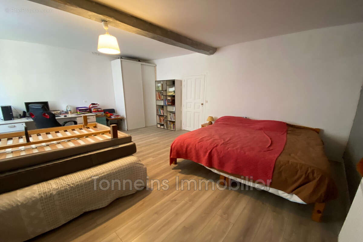 Maison 260 m² à Lagruere  - photo 9