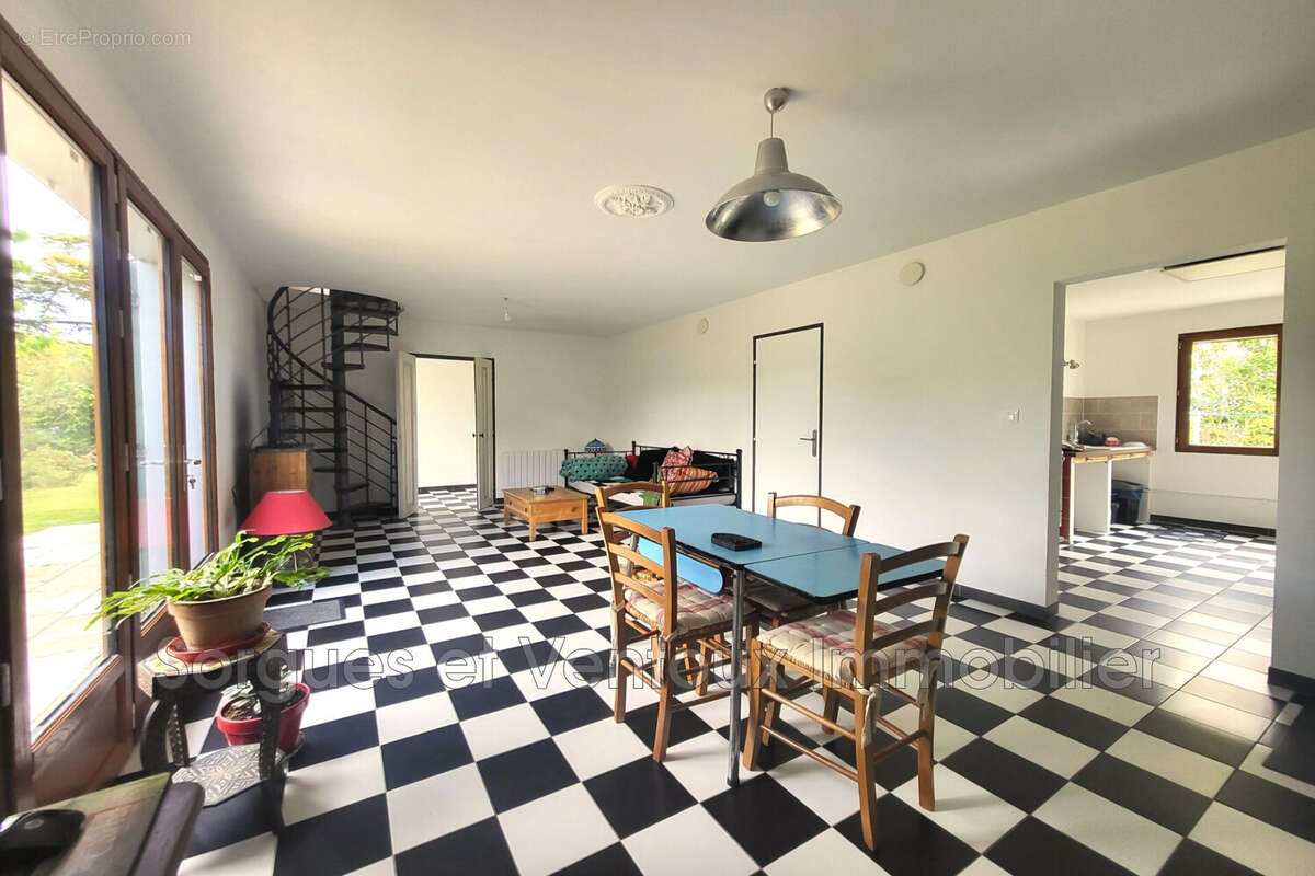 Maison à L&#039;ISLE-SUR-LA-SORGUE