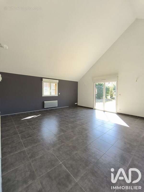 Maison 92 m² à Saint-Just  - photo 3
