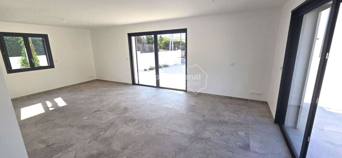 LE ROVE ! VILLA NEUVE de type 4 de 100 m² sur 426 m² de terrain avec terrasse et sous-sol de  50 m² - photo 2