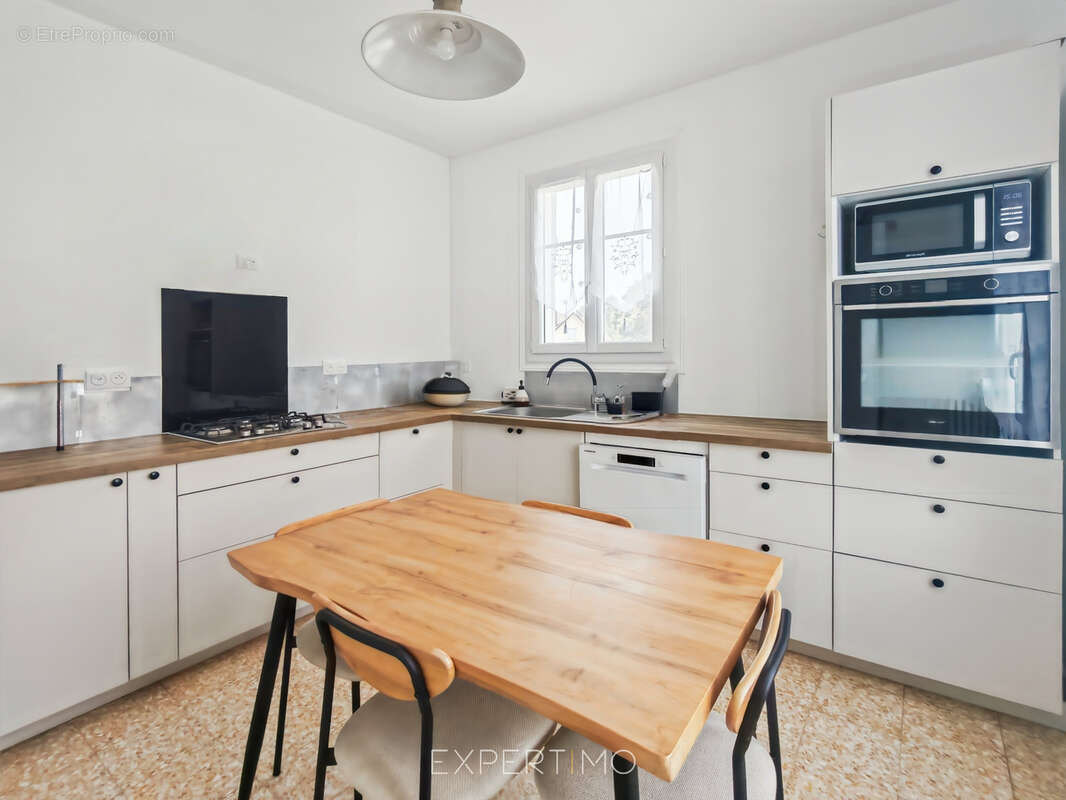 Maison de caractère rénovée avec jardin, véranda et garage - photo 8