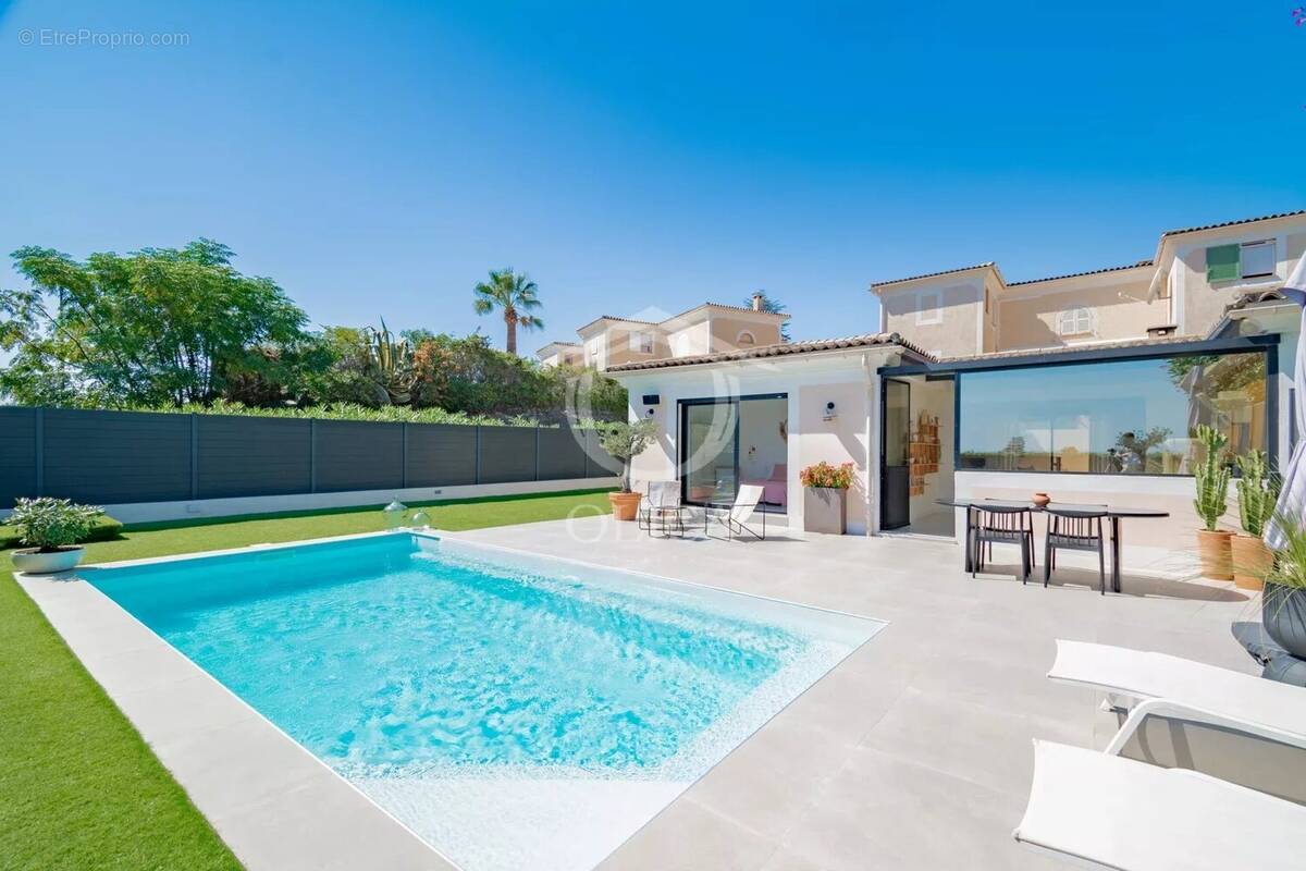 Maison à VILLENEUVE-LOUBET