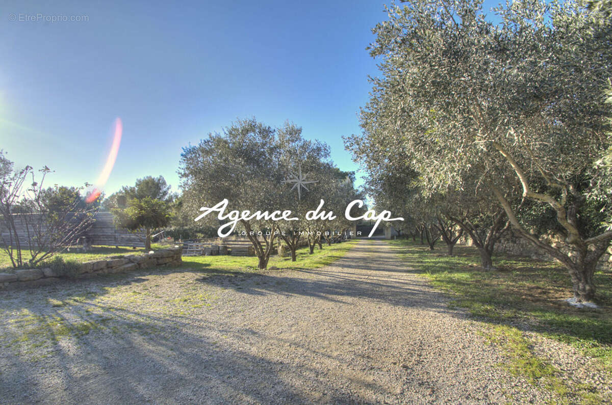 Maison à BAGNOLS-EN-FORET