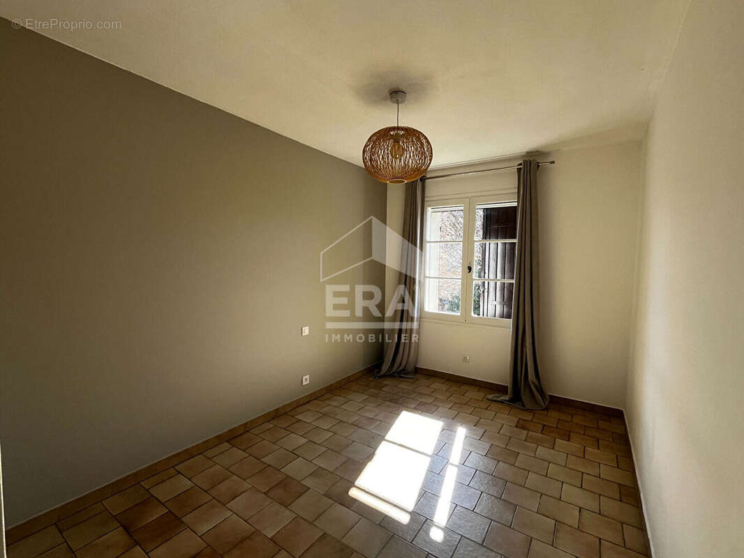 Appartement à L'ISLE-SUR-LA-SORGUE
