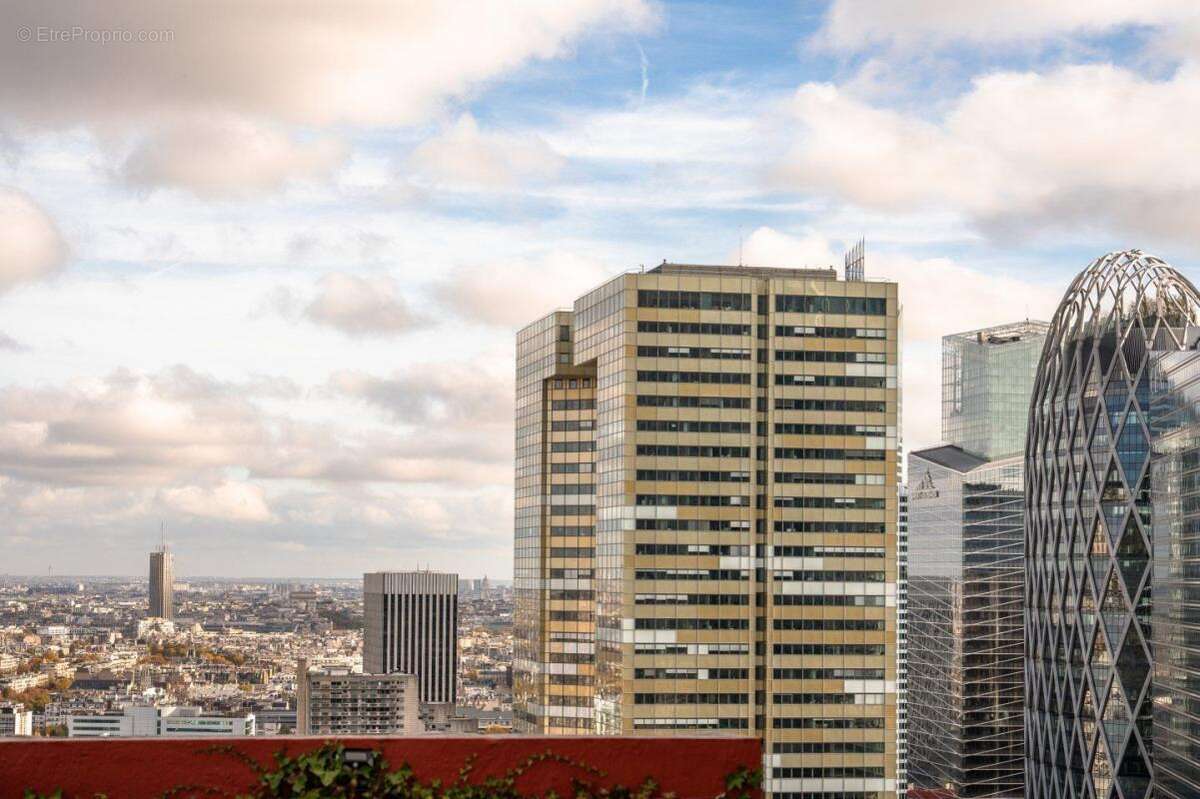 Appartement à COURBEVOIE