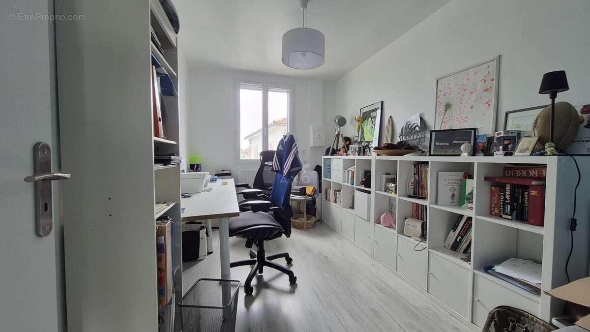 Maison familiale R+1 de 160 m²  4 chambres  Jardin avec espace BBQ et abri - photo 11