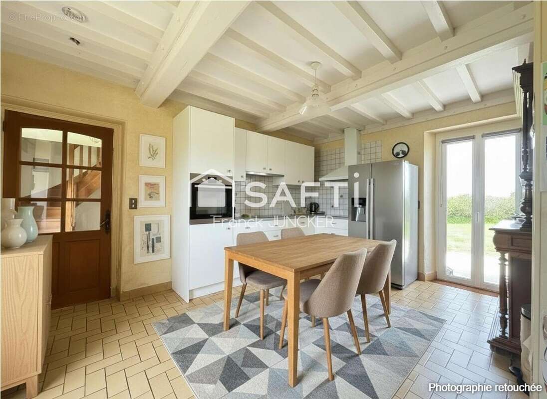 Maison 170 m² à Saint-Paul-Du-Vernay  - photo 9