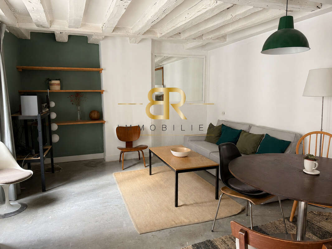 Appartement à PARIS-3E