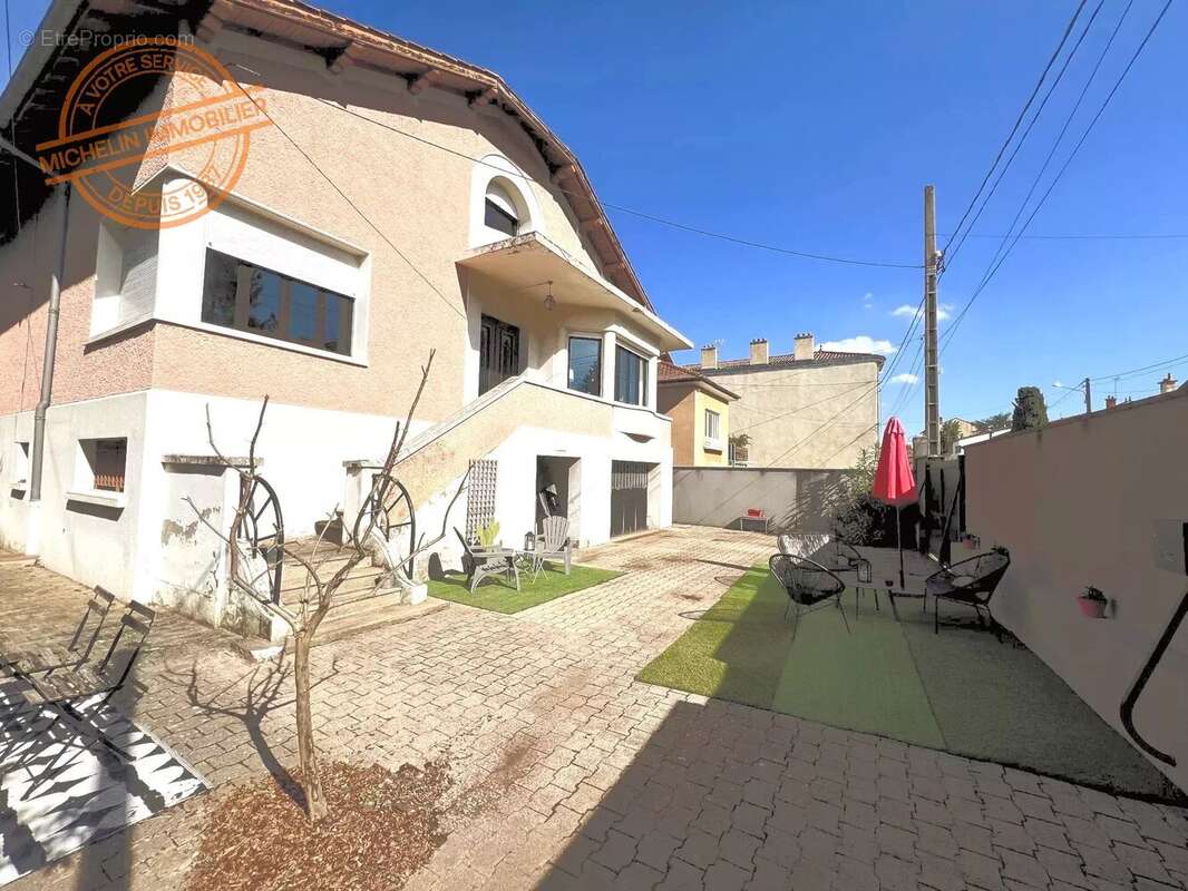 Maison à CHAMPAGNE-AU-MONT-D&#039;OR