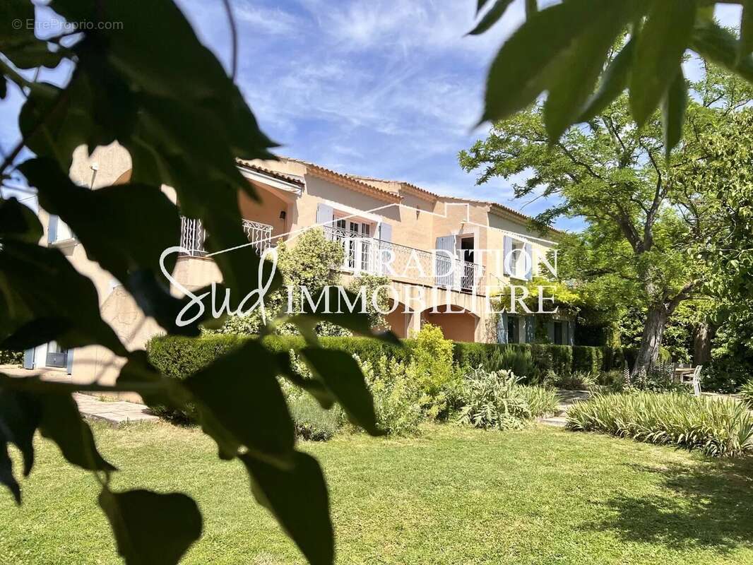 Maison à FONTVIEILLE