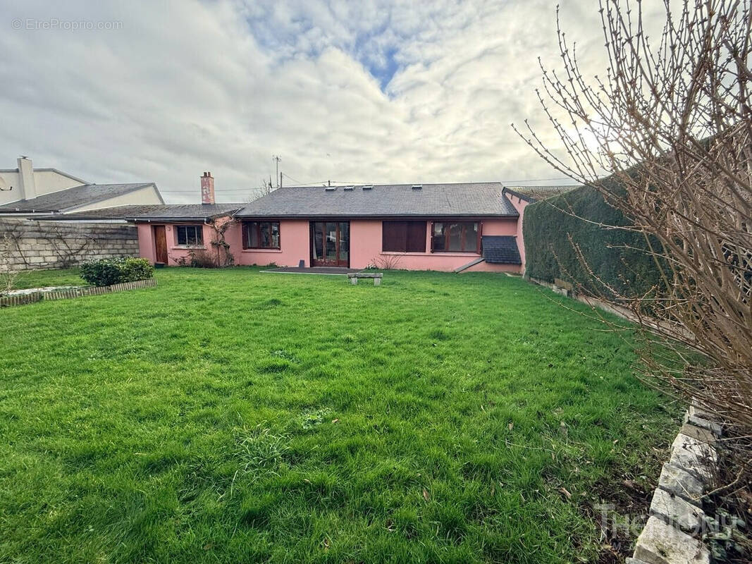 Maison à FEUQUIERES-EN-VIMEU