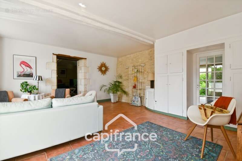 Maison charentaise rénovée à vendre 6 pièces COURCELLES (17), proche commerces, d'une superficie de 149m² avec atelier et jardin - photo 26