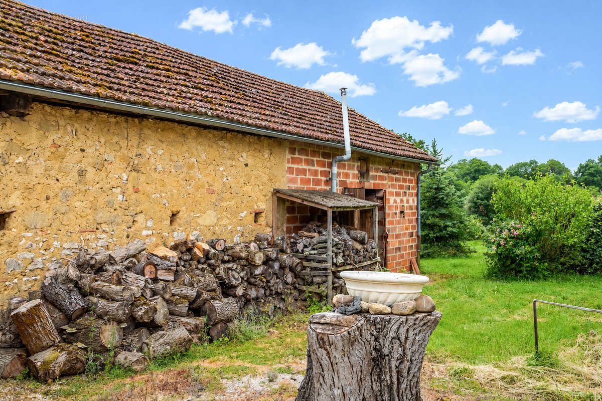 Maison à CHARLAS