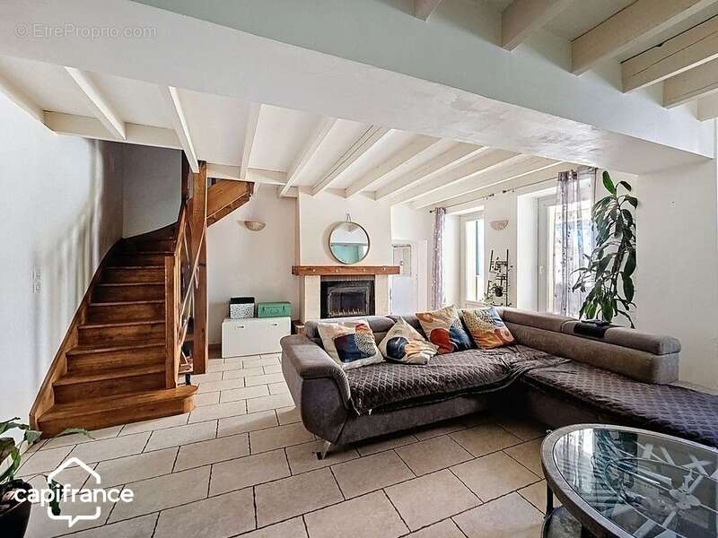 Maison à SAINT-JEAN-DE-THOUARS