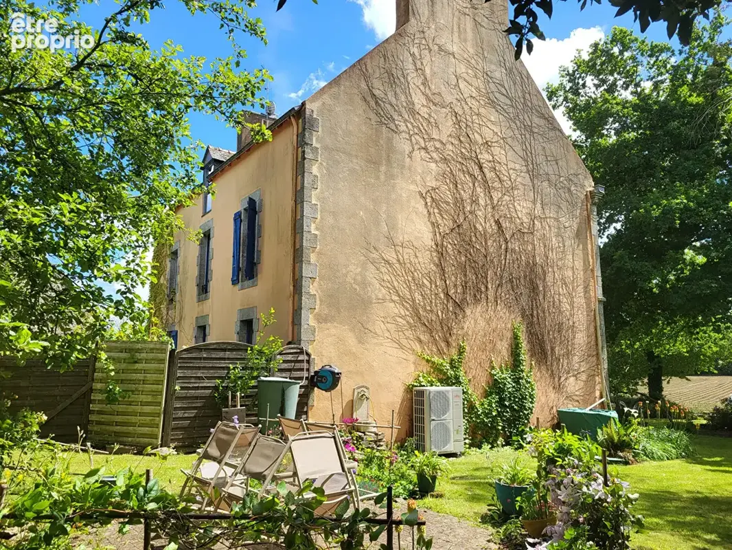 A vendre à Concarneau Maison de Maitre de 295 m² à 8 min du centre ville dans un cadre de vie idyllique ! - photo 12