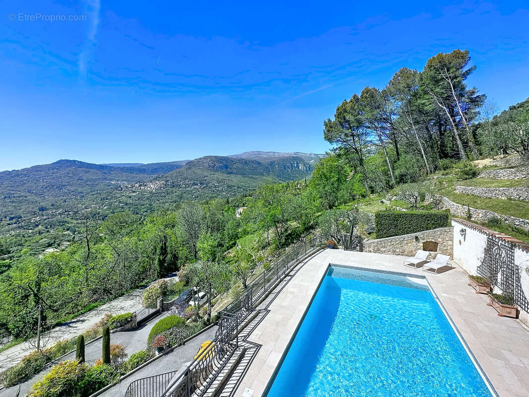Maison à TOURRETTES-SUR-LOUP