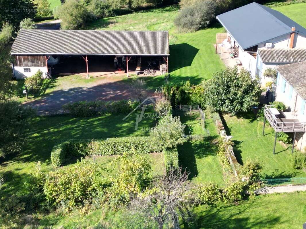 Maison à SAINT-BONNET-TRONCAIS