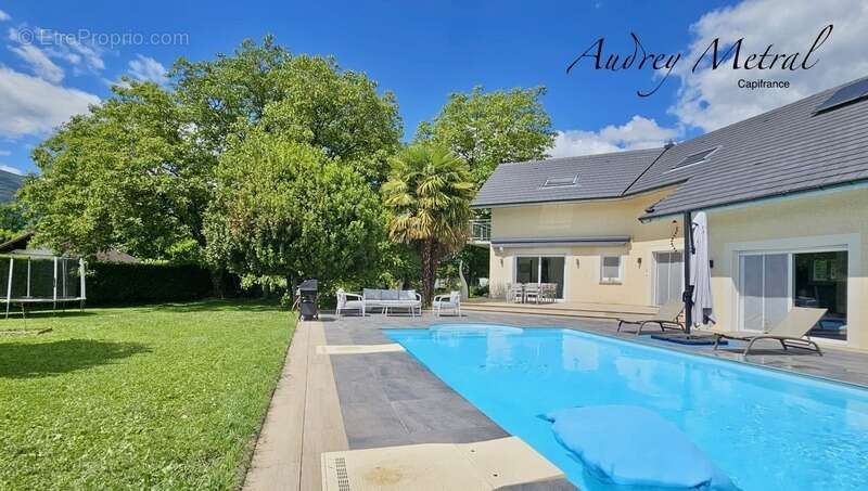 Villa à vendre à Serrières-en-Chautagne avec piscine, à 50 min de Genève et d'Annecy, 35 min d'Aix-Les-Bains et 15 min du Lac du - photo 20