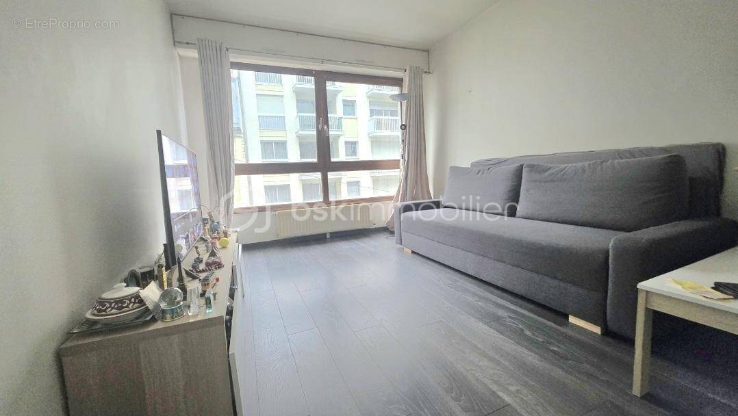 Appartement à PARIS-20E