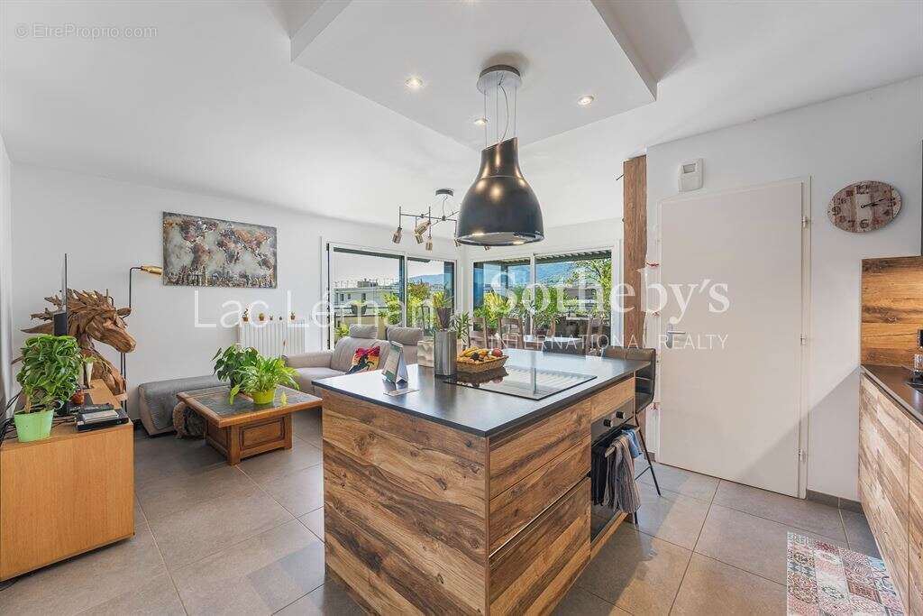 Appartement à VETRAZ-MONTHOUX