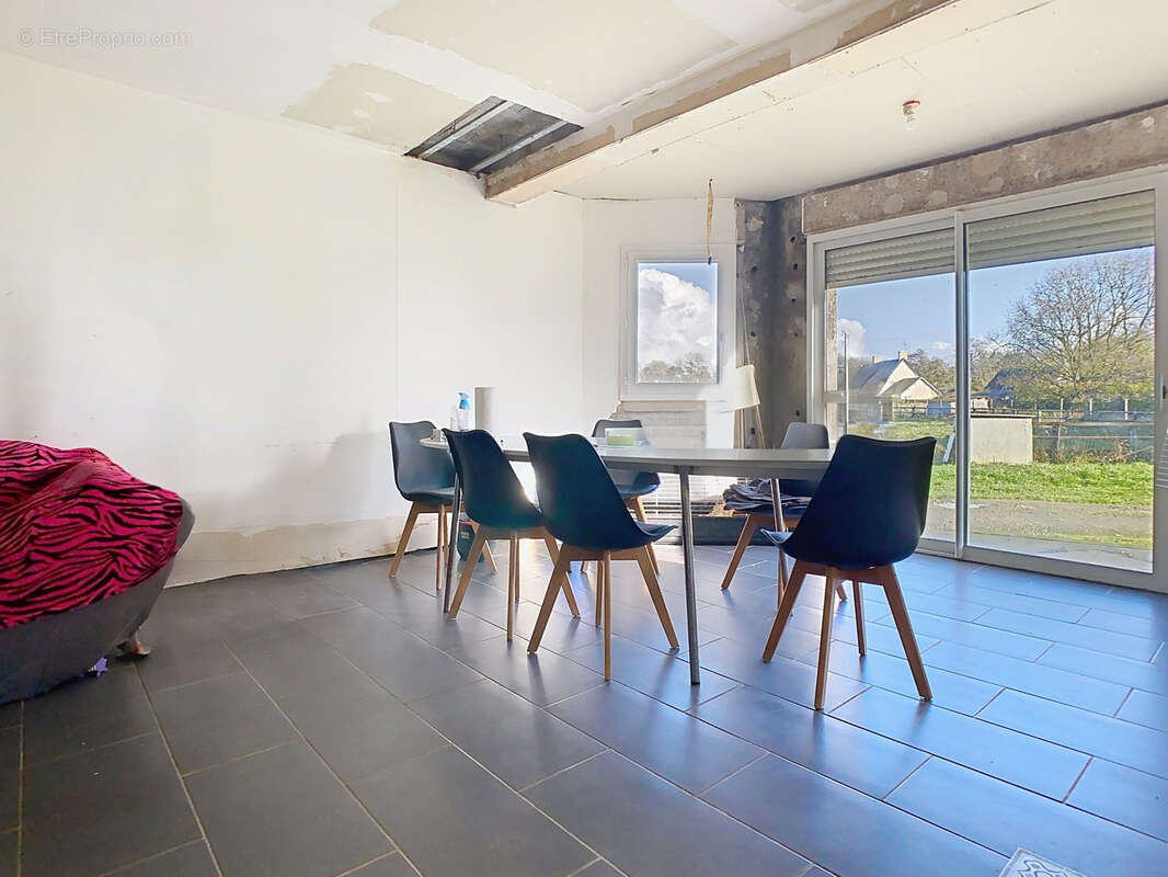 Maison à PICAUVILLE